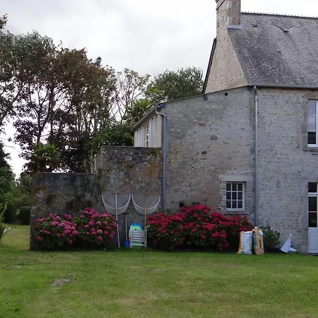 Деревянный коттедж Le Pigeonnier Utah Ла-Мадлен